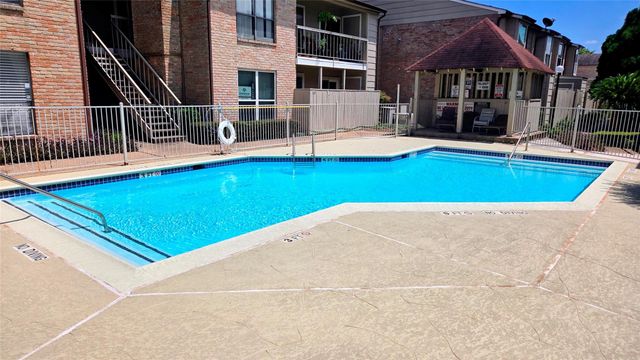 2110 Wilcrest Drive 111, Houston, TX 77042