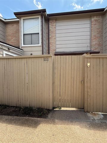 2110 Wilcrest Drive 111, Houston, TX 77042