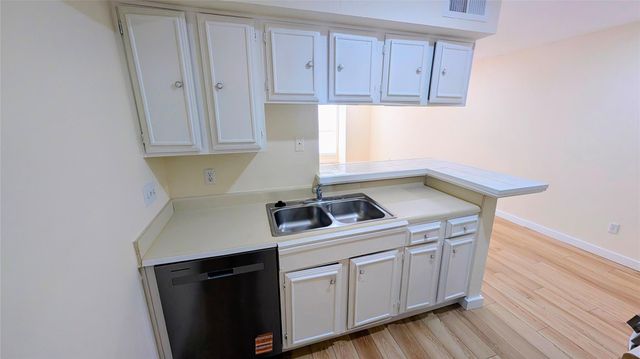 2110 Wilcrest Drive 111, Houston, TX 77042