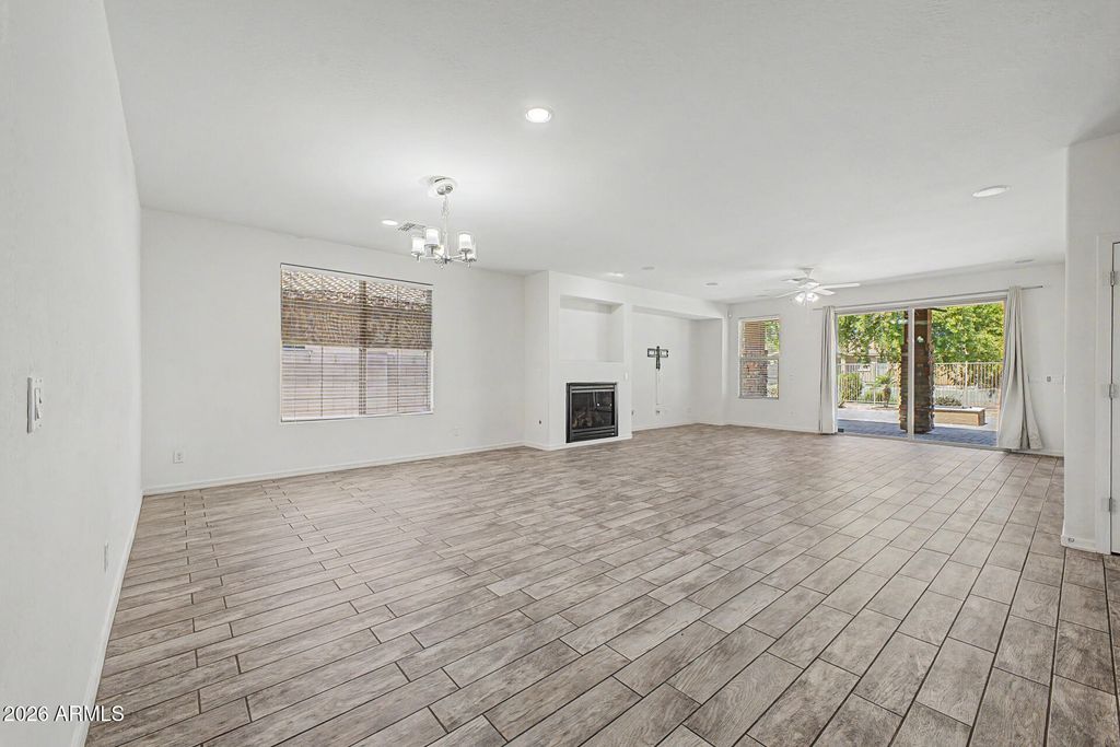 7564 W BERRIDGE Lane, Glendale, AZ 85303 — photo 4