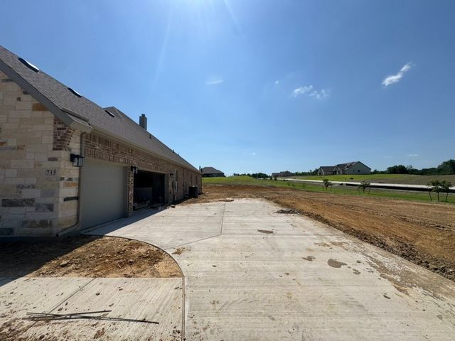 715 Water Side Drive, Van Alstyne, TX 75495