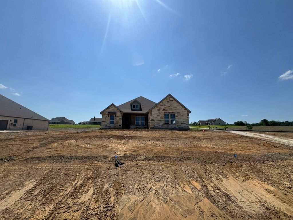 715 Water Side Drive, Van Alstyne, TX 75495