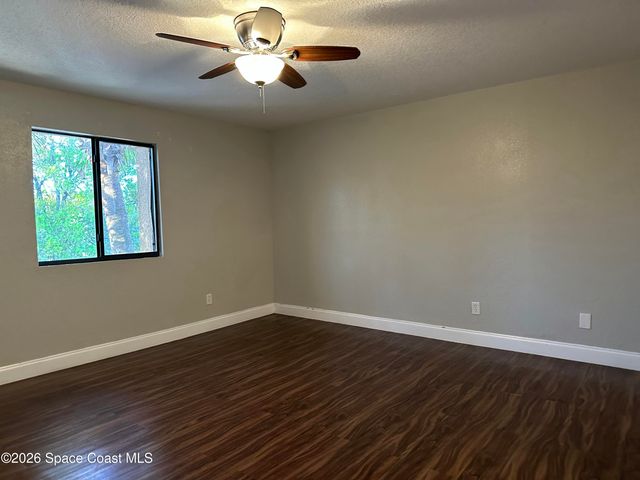 2101 Forest Knoll Drive NE 01-201, Palm Bay, FL 32905