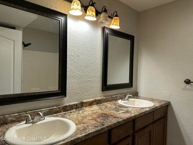 2101 Forest Knoll Drive NE 01-201, Palm Bay, FL 32905