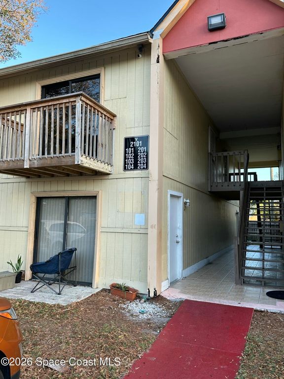 2101 Forest Knoll Drive NE 01-201, Palm Bay, FL 32905