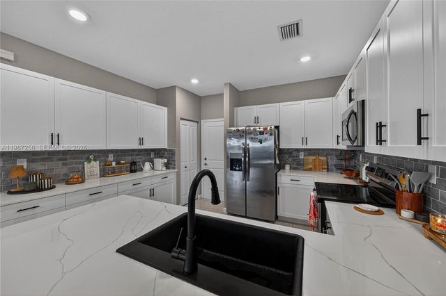 11883 SW 234th Ln, Homestead, FL 33032