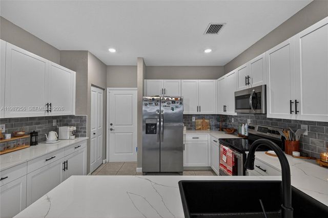 11883 SW 234th Ln, Homestead, FL 33032