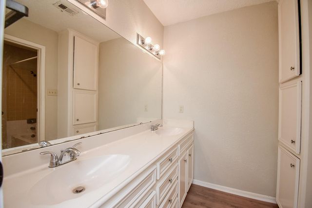 11280 Braes Forest Drive 205, Houston, TX 77071