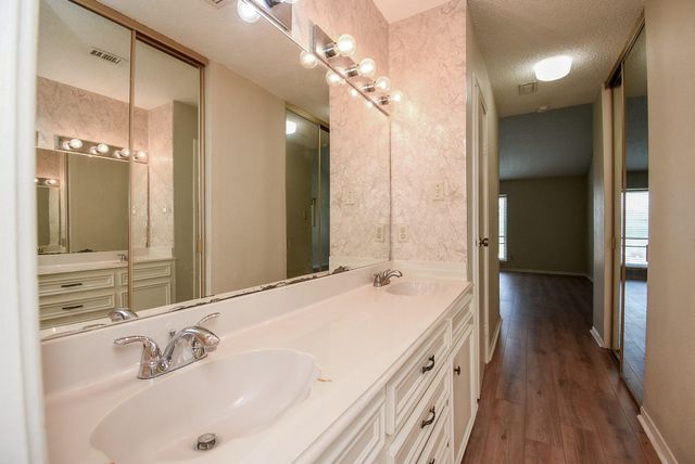 11280 Braes Forest Drive 205, Houston, TX 77071