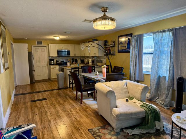1105 W 34th Street, Riviera Beach, FL 33404