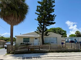 1105 W 34th Street, Riviera Beach, FL 33404