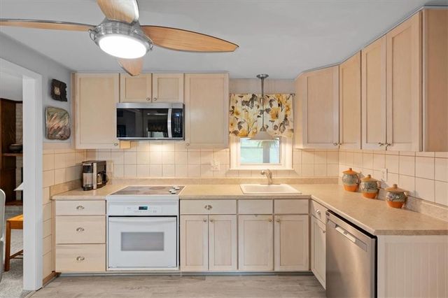 5909 Goddard Street, Shawnee, KS 66203