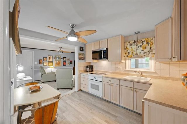 5909 Goddard Street, Shawnee, KS 66203