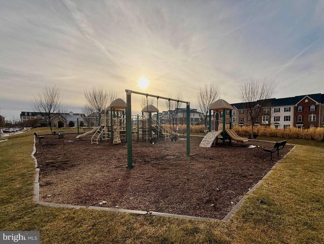 42628 FREISTADT SQ, Sterling, VA 20166