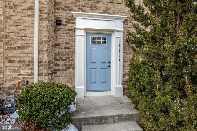 42628 FREISTADT SQ, Sterling, VA 20166