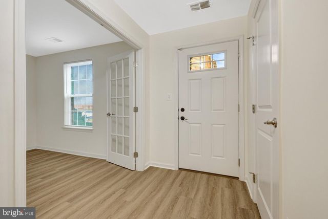 42628 FREISTADT SQ, Sterling, VA 20166