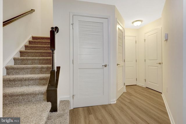 42628 FREISTADT SQ, Sterling, VA 20166