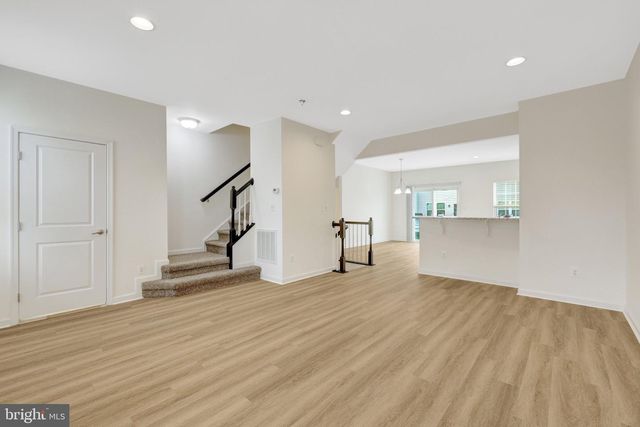 42628 FREISTADT SQ, Sterling, VA 20166