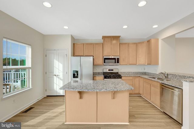 42628 FREISTADT SQ, Sterling, VA 20166