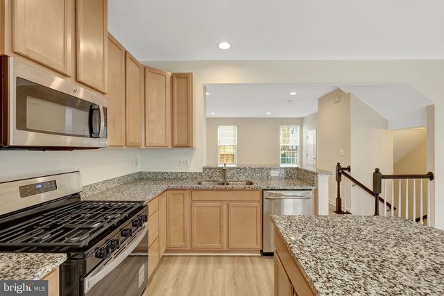 42628 FREISTADT SQ, Sterling, VA 20166