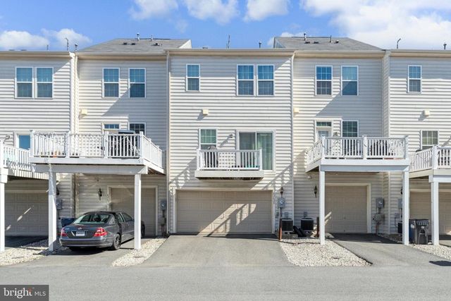 42628 FREISTADT SQ, Sterling, VA 20166