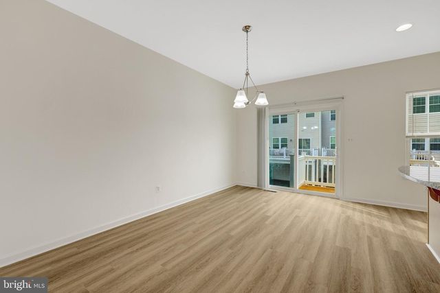 42628 FREISTADT SQ, Sterling, VA 20166