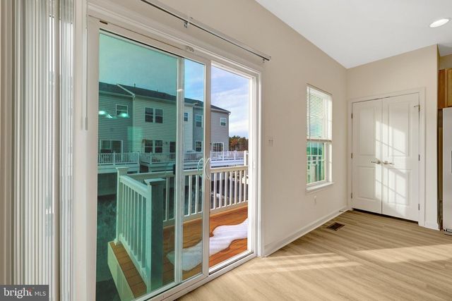 42628 FREISTADT SQ, Sterling, VA 20166