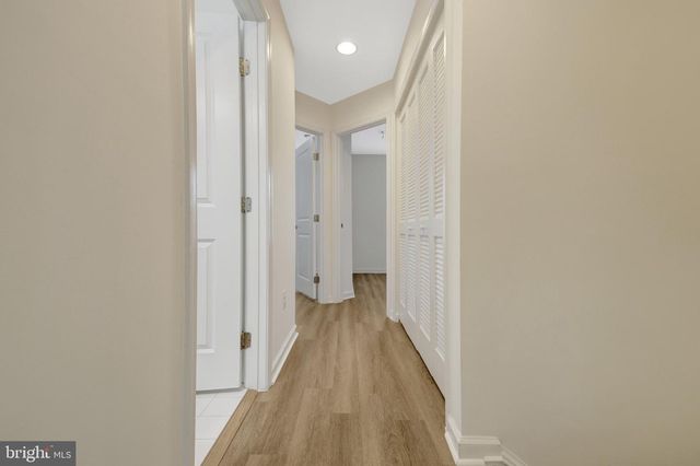 42628 FREISTADT SQ, Sterling, VA 20166