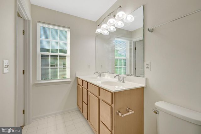 42628 FREISTADT SQ, Sterling, VA 20166