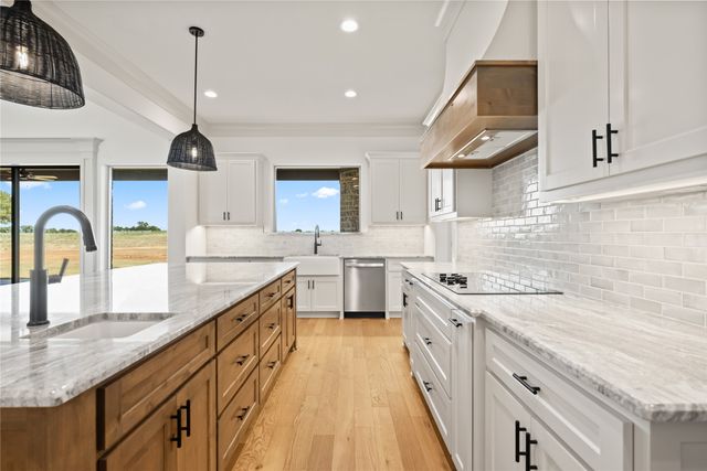 115 Red Bud Road, Boyd, TX 76023