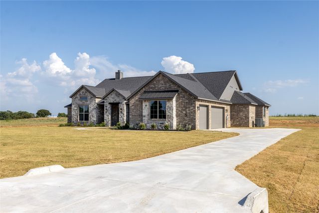 115 Red Bud Road, Boyd, TX 76023