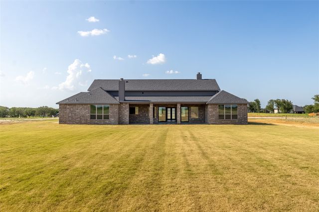 115 Red Bud Road, Boyd, TX 76023