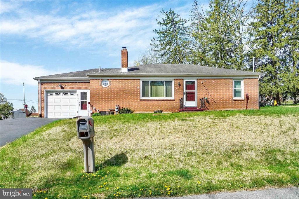 Image 1 of property listing at 1630 N EAST ST, York, PA 17406