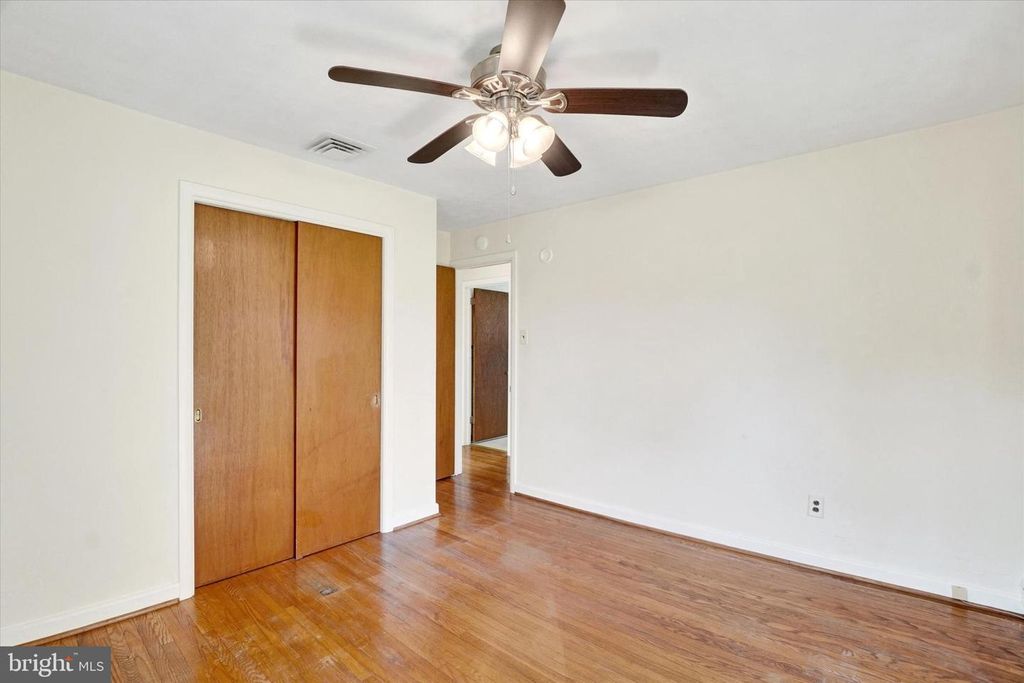 Image 11 of property listing at 1630 N EAST ST, York, PA 17406