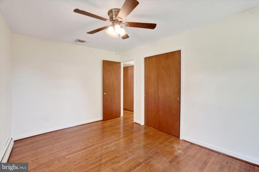 Image 13 of property listing at 1630 N EAST ST, York, PA 17406