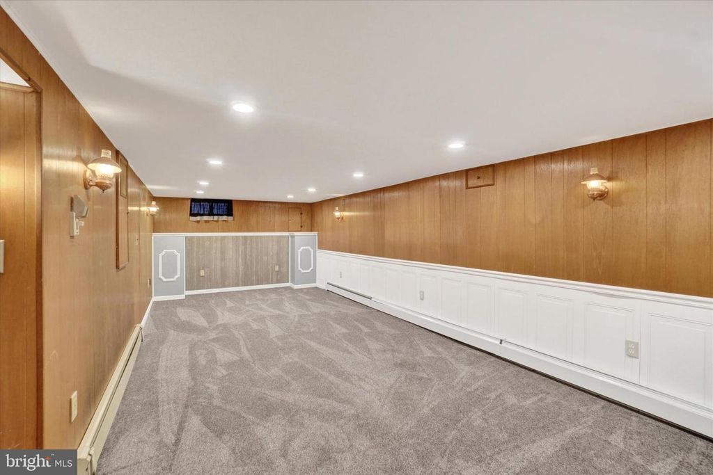 Image 14 of property listing at 1630 N EAST ST, York, PA 17406