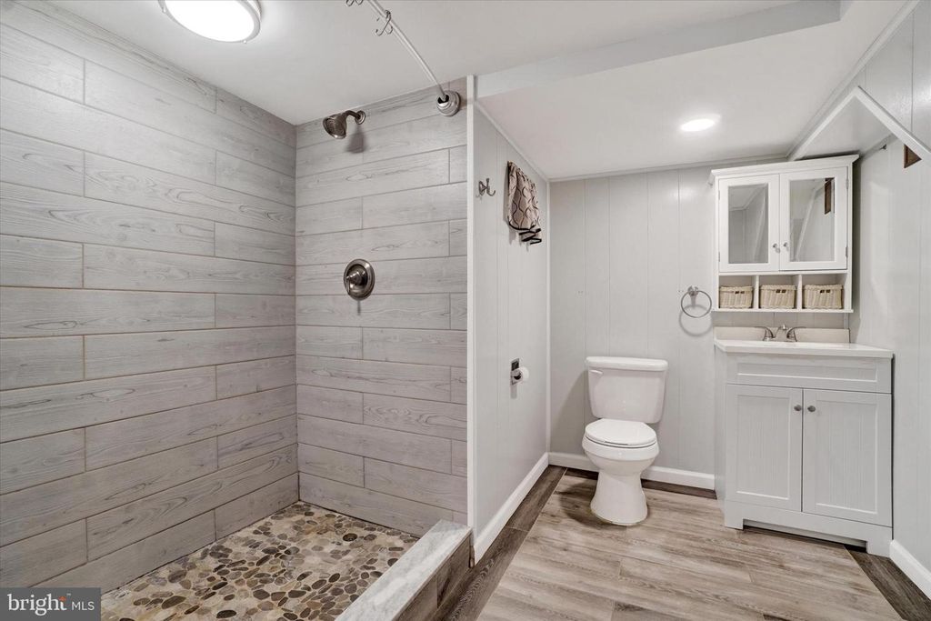 Image 17 of property listing at 1630 N EAST ST, York, PA 17406