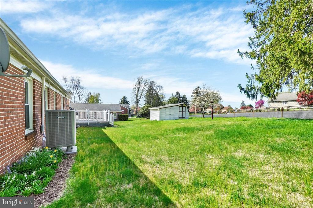 Image 22 of property listing at 1630 N EAST ST, York, PA 17406