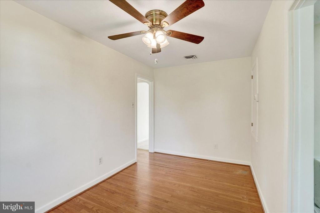 Image 8 of property listing at 1630 N EAST ST, York, PA 17406