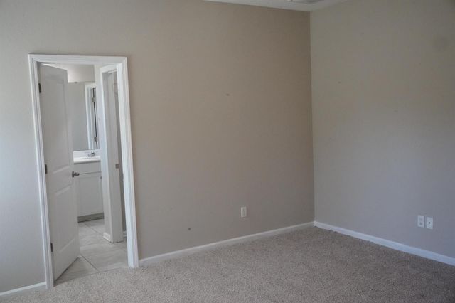 855 Sycamore Way, Orange Park, FL 32073