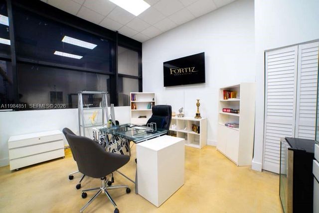 2100 NW 99th Ave, Doral, FL 33172