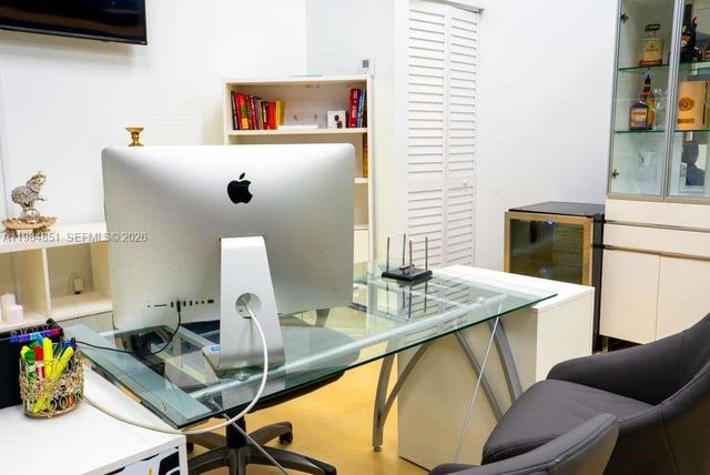 2100 NW 99th Ave, Doral, FL 33172