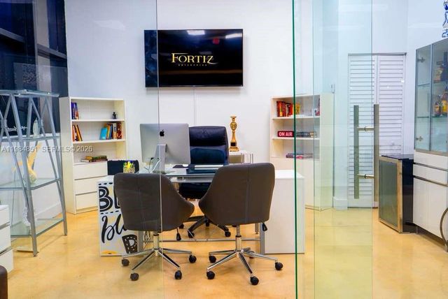 2100 NW 99th Ave, Doral, FL 33172