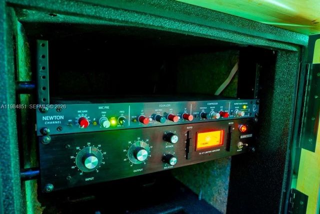 2100 NW 99th Ave, Doral, FL 33172