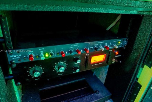 2100 NW 99th Ave, Doral, FL 33172