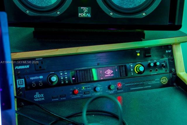 2100 NW 99th Ave, Doral, FL 33172