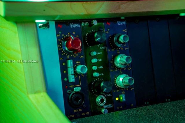 2100 NW 99th Ave, Doral, FL 33172