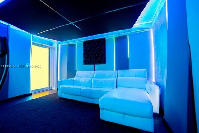 2100 NW 99th Ave, Doral, FL 33172