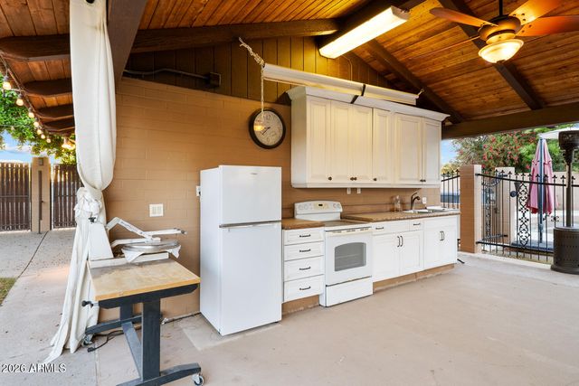 4106 E FAIRVIEW Circle, Mesa, AZ 85206