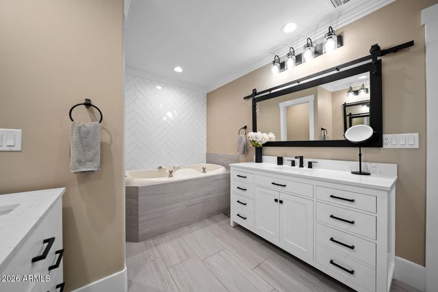 4106 E FAIRVIEW Circle, Mesa, AZ 85206